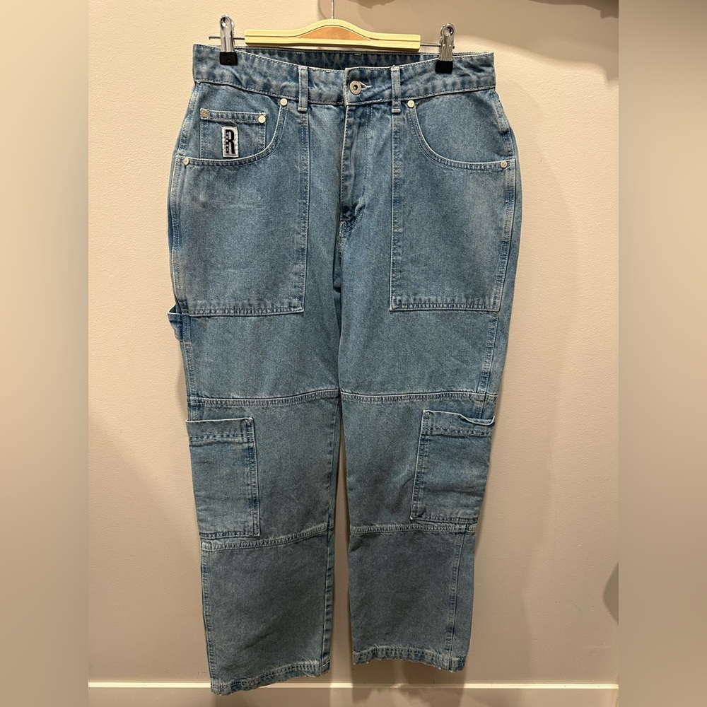 Urban Outfitters Ragged Jeans Light Wash size 32
